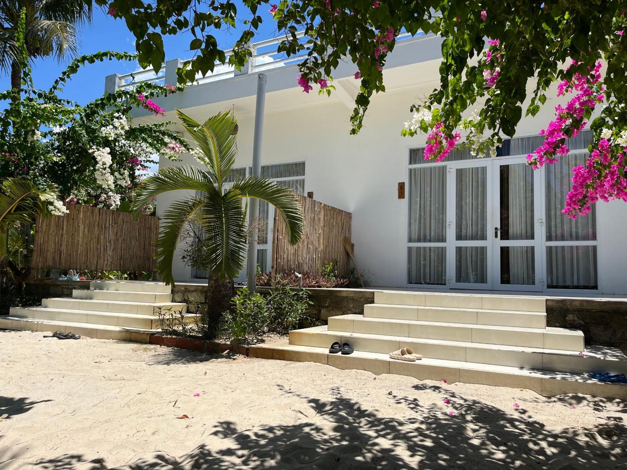 Robinson Beach Bungalow Vinh Hoa Екстер'єр фото