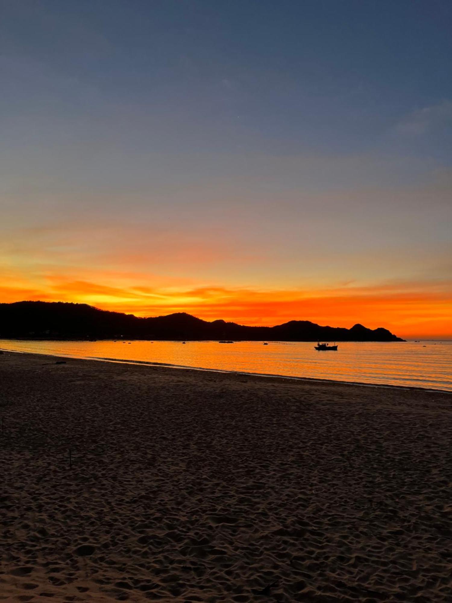 Robinson Beach Bungalow Vinh Hoa Екстер'єр фото