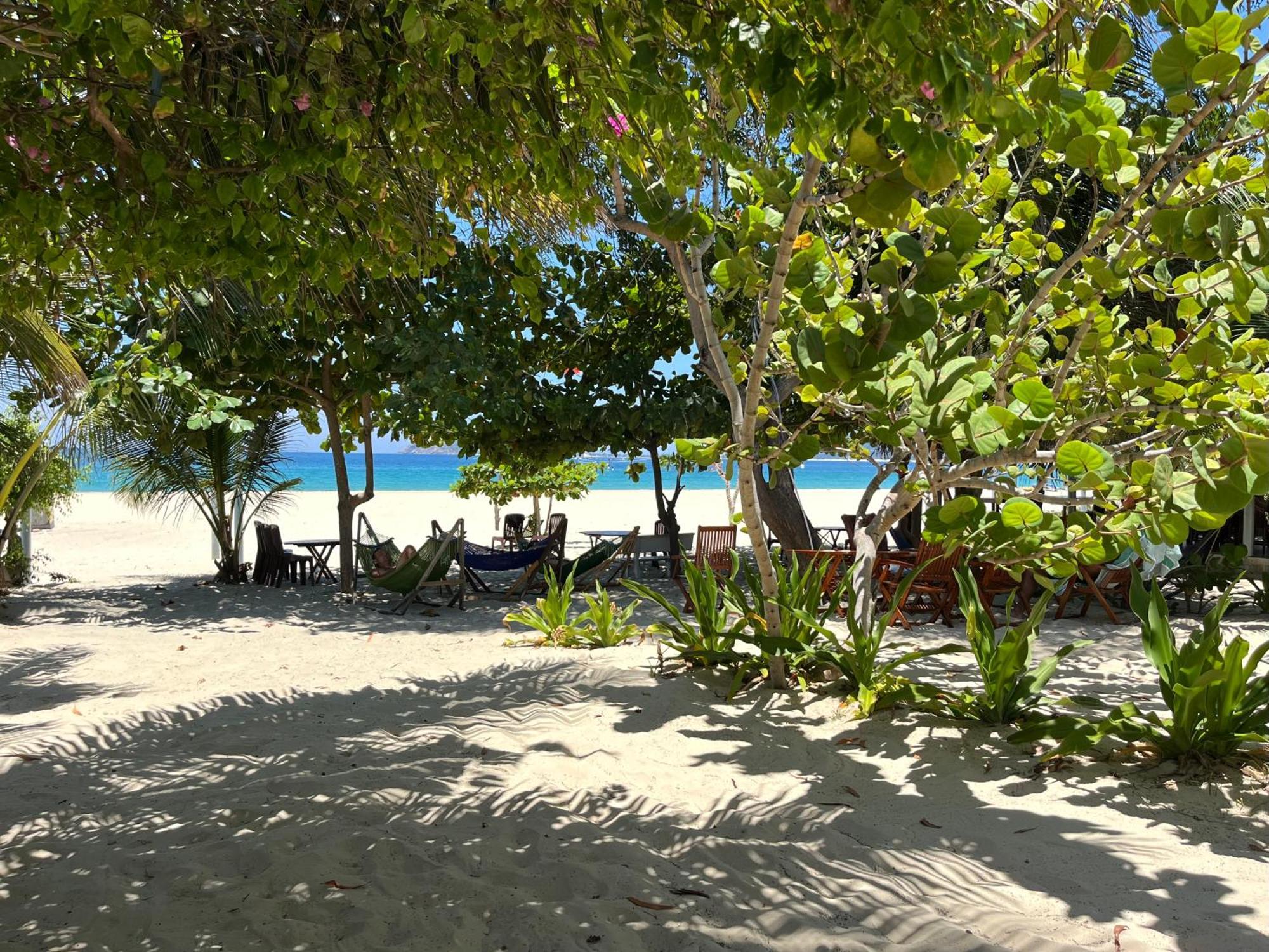 Robinson Beach Bungalow Vinh Hoa Екстер'єр фото