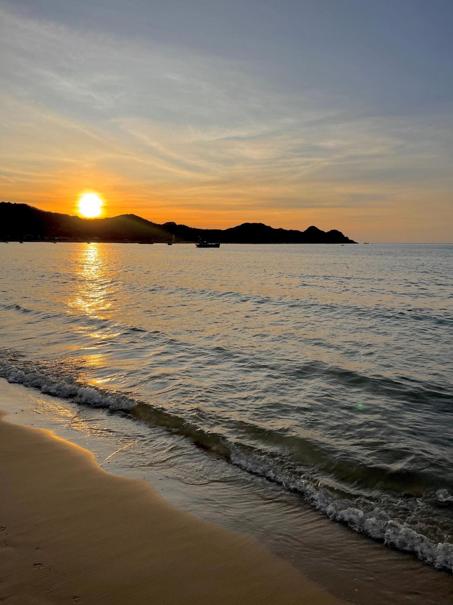 Robinson Beach Bungalow Vinh Hoa Екстер'єр фото