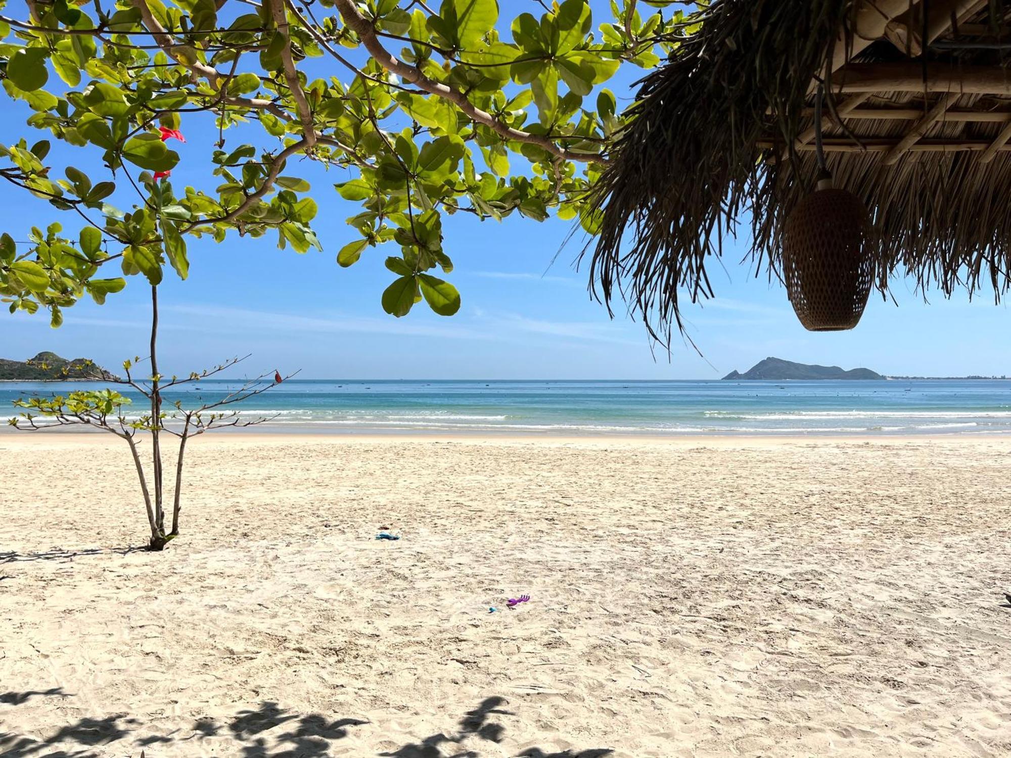 Robinson Beach Bungalow Vinh Hoa Екстер'єр фото