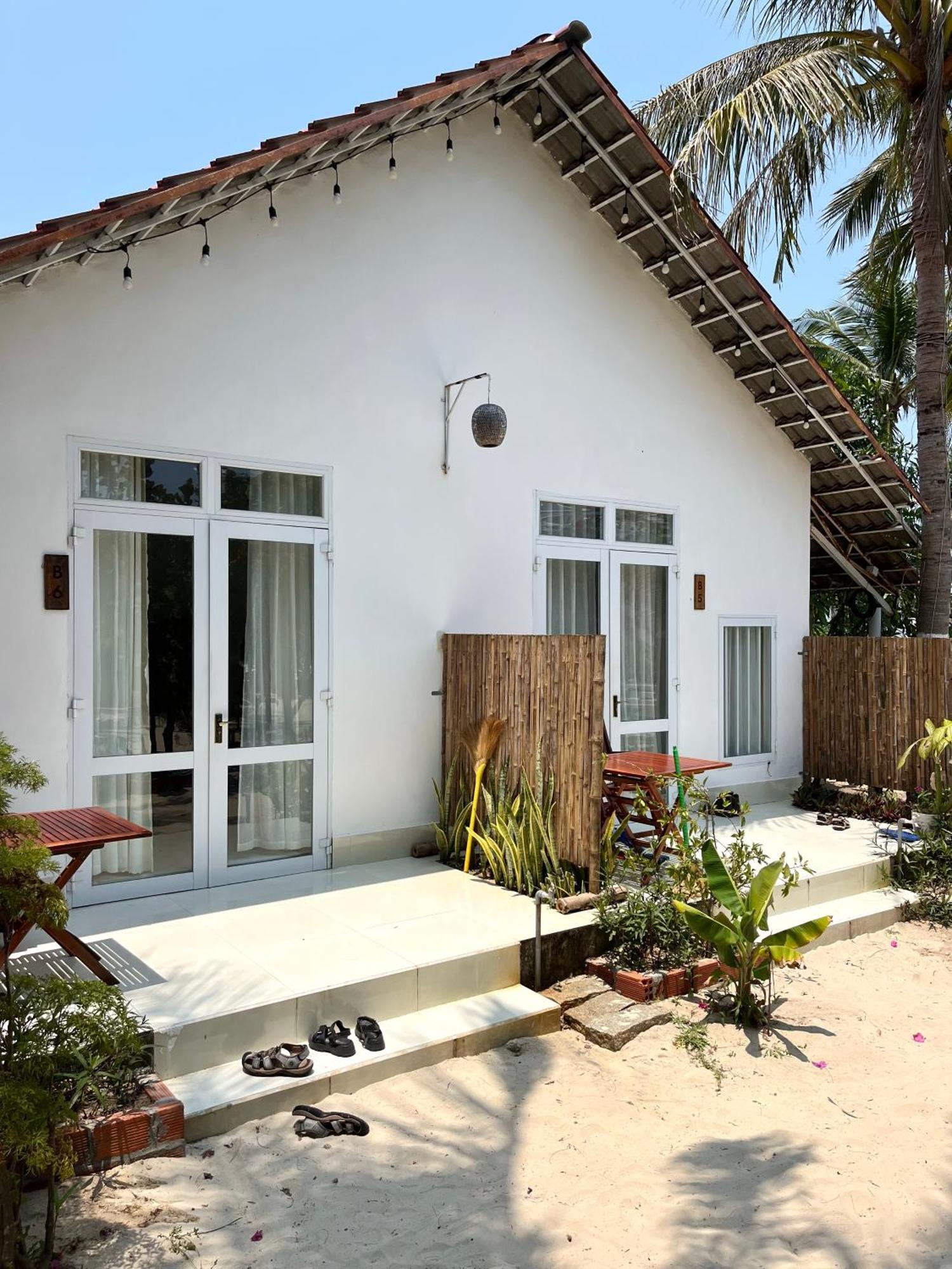 Robinson Beach Bungalow Vinh Hoa Екстер'єр фото