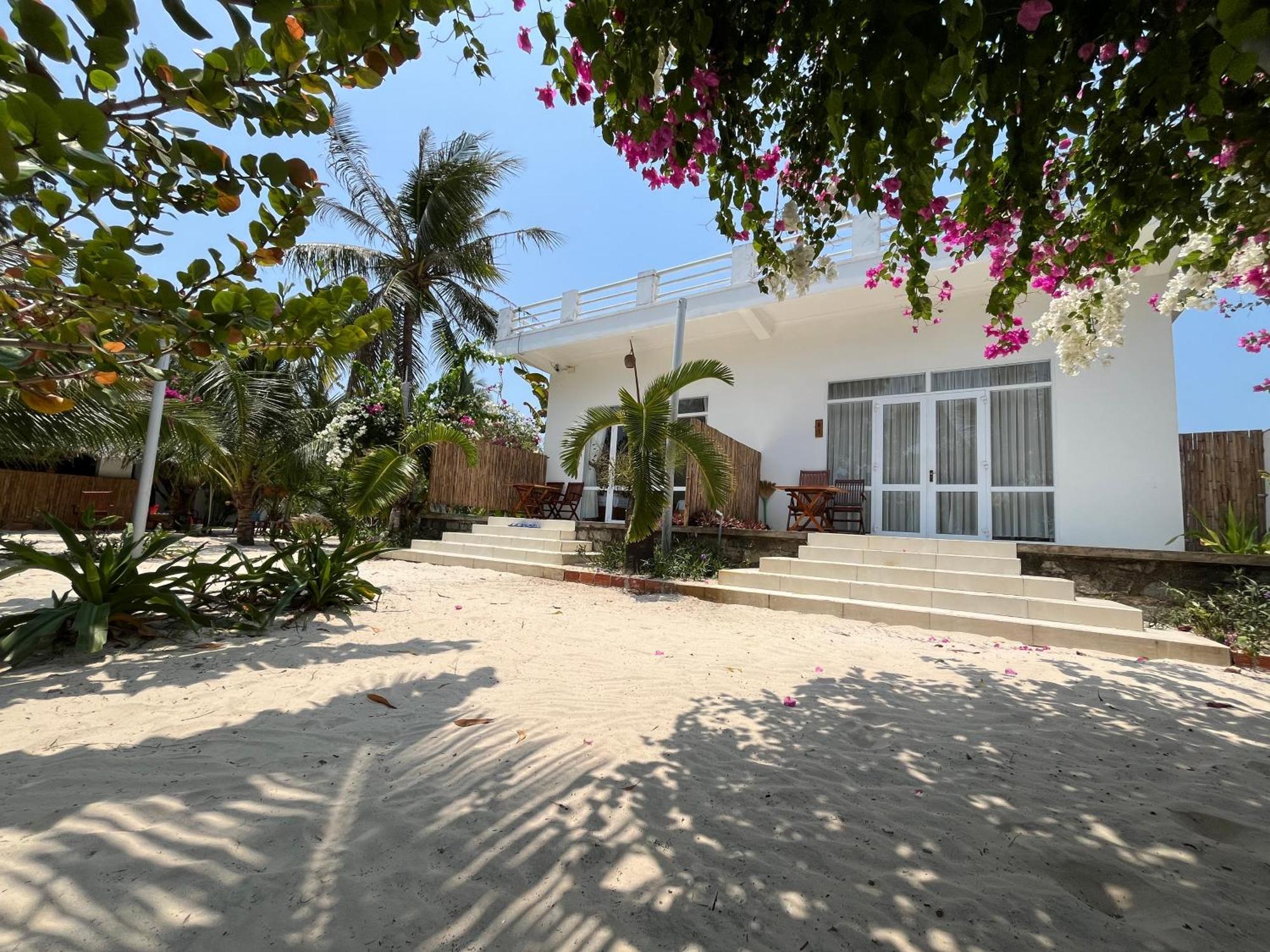 Robinson Beach Bungalow Vinh Hoa Екстер'єр фото