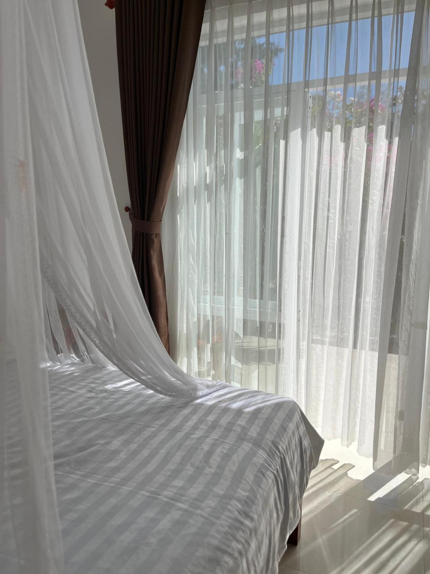 Robinson Beach Bungalow Vinh Hoa Екстер'єр фото