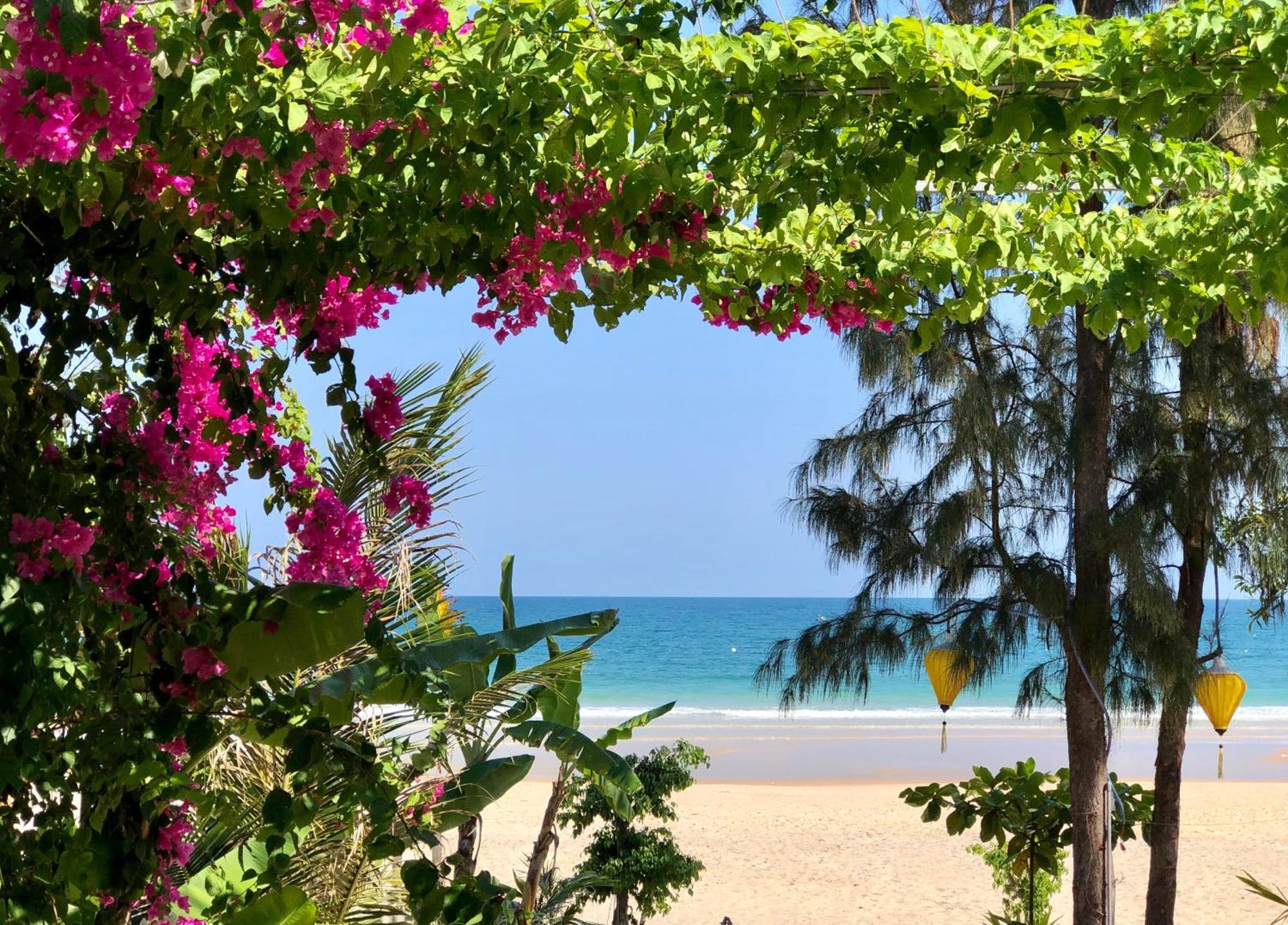 Robinson Beach Bungalow Vinh Hoa Екстер'єр фото
