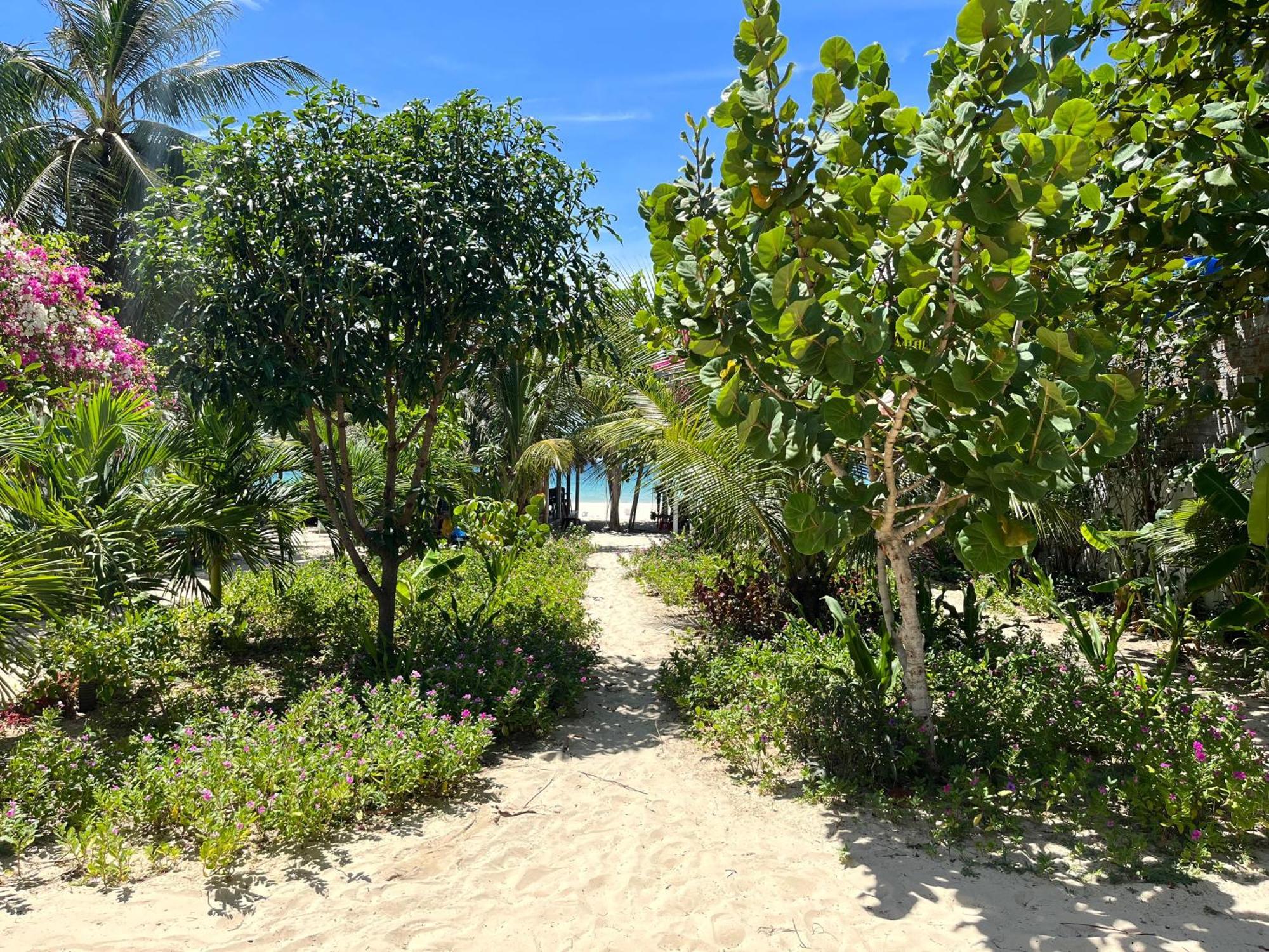 Robinson Beach Bungalow Vinh Hoa Екстер'єр фото
