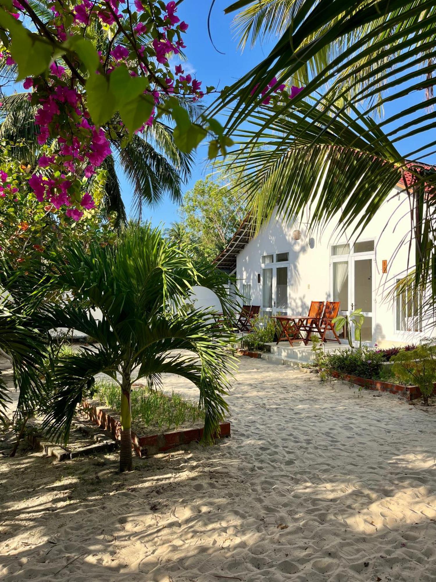 Robinson Beach Bungalow Vinh Hoa Екстер'єр фото
